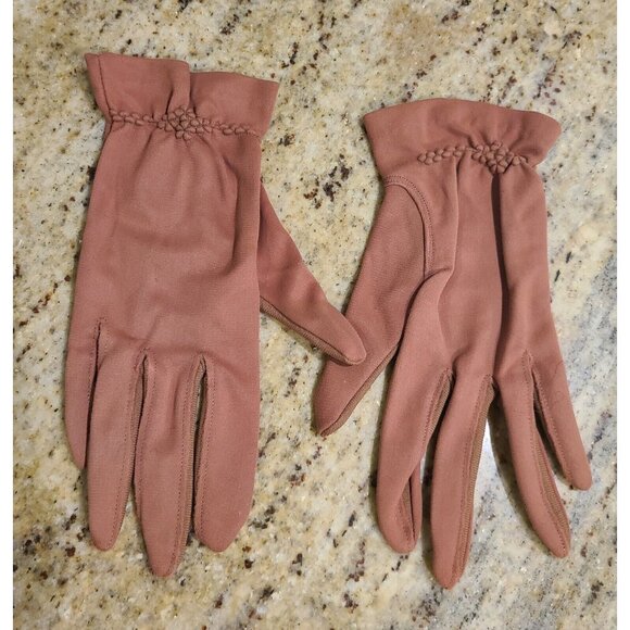 Vintage Size S/M Pink Stretch Nylon Formal 7.5" Gloves Cluster Bracelet Look - Picture 1 of 16